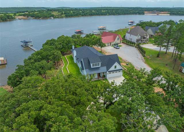 Property at 1757 Country Club Rd, Bowie, TX 76230, 3 beds, 3.5 baths