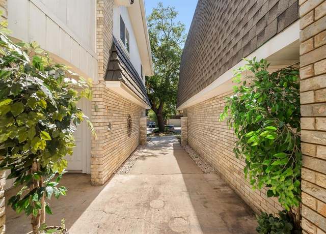 Property at 2104 Fleur De Lis Ct, Arlington, TX 76012, 4 beds, 2.5 baths