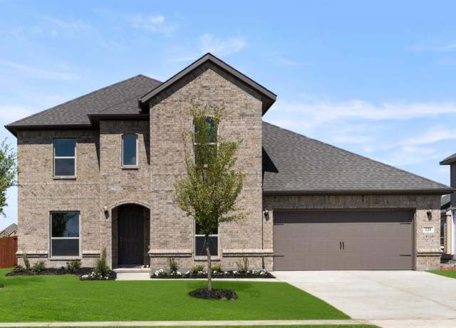 Property at 221 Redford Ln, Forney, TX 75126, 4 beds, 3 baths