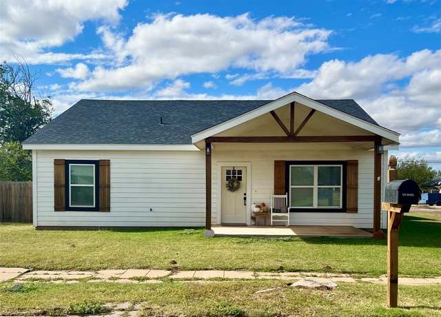 Property at 1500 Avenue M, Anson, TX 79501, 3 beds, 2 baths