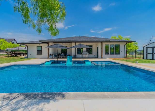 Property at 12425 Iris Ct, Fort Worth, TX 76126, 4 beds, 3 baths