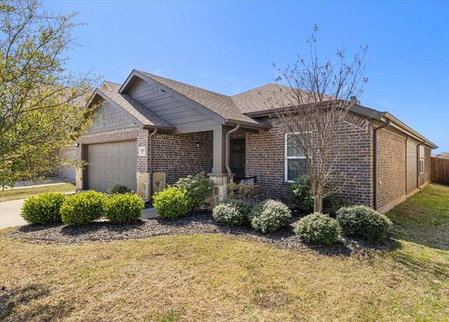 Property at 1207 Mount Olive Ln, Forney, TX 75126, 3 beds, 2 baths