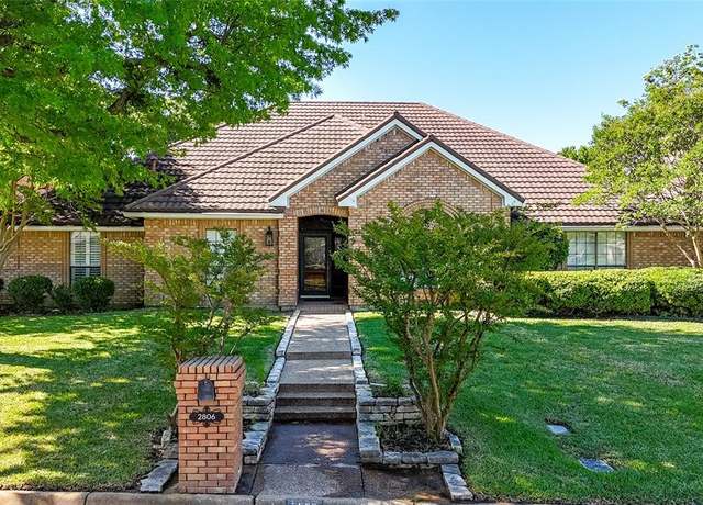 Property at 2806 Vermont Ct, Arlington, TX 76001, 4 beds, 3.5 baths