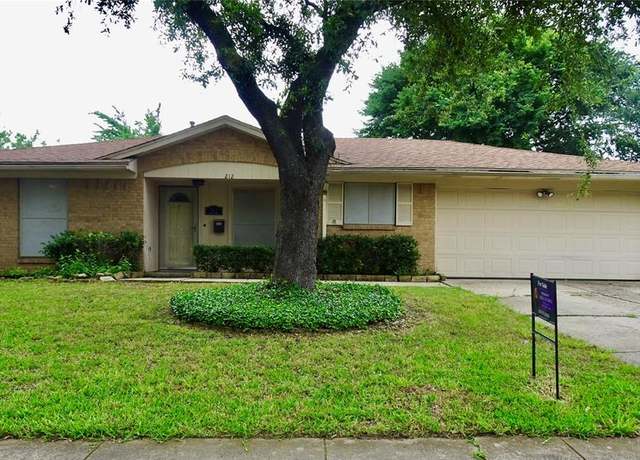 Property at 212 E Kearney St, Mesquite, TX 75149, 3 beds, 2 baths