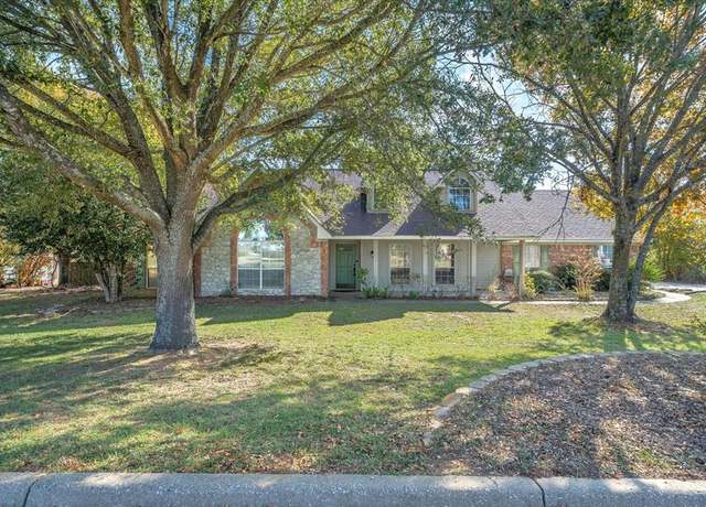 Property at 122 Lake Meadow Blvd, Canton, TX 75103, 3 beds, 2 baths