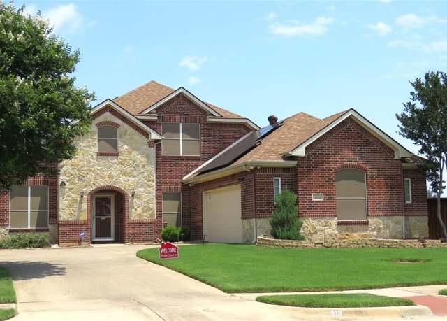 Property at 313 Hidden Lake Ct, Burleson, TX 76028, 4 beds, 3 baths