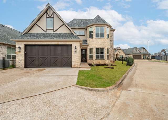 Property at 2415 Vineyard Dr, Granbury, TX 76048, 3 beds, 3 baths