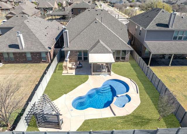 Property at 1813 Sparrow St, Argyle, TX 76226, 4 beds, 3 baths