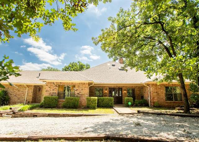Property at 6837 Roberts Ln, Fort Worth, TX 76140, 3 beds, 2.5 baths