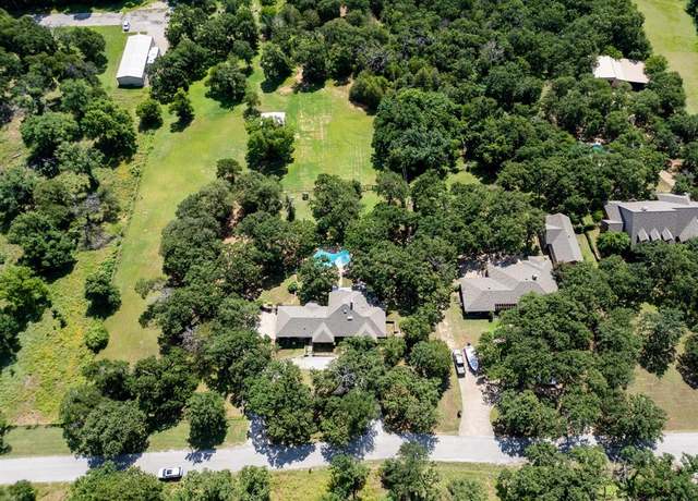 Property at 6837 Roberts Ln, Fort Worth, TX 76140, 3 beds, 2.5 baths