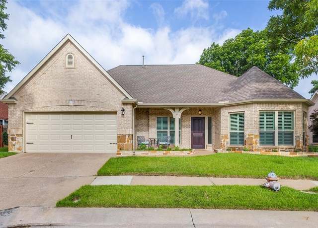 Property at 1908 Thompson Ct, Flower Mound, TX 75028, 3 beds, 2 baths