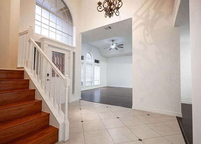 Property at 4407 Murwick Dr, Arlington, TX 76016, 4 beds, 3.5 baths