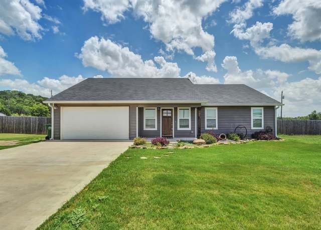 Property at 204 Holly Hill Rd, Mineral Wells, TX 76067, 3 beds, 2 baths