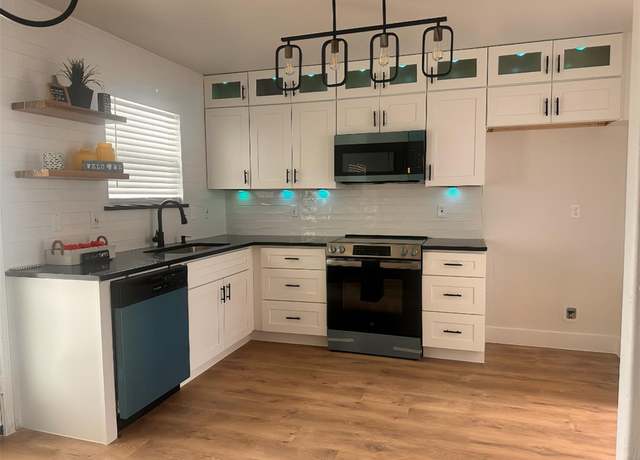 Property at 1926 Harbor Lights Dr, Dallas, TX 75051, 3 beds, 2.5 baths