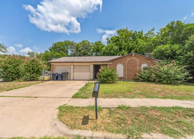 Property at 7452 Darien St, Fort Worth, TX 76140, 3 beds, 2 baths