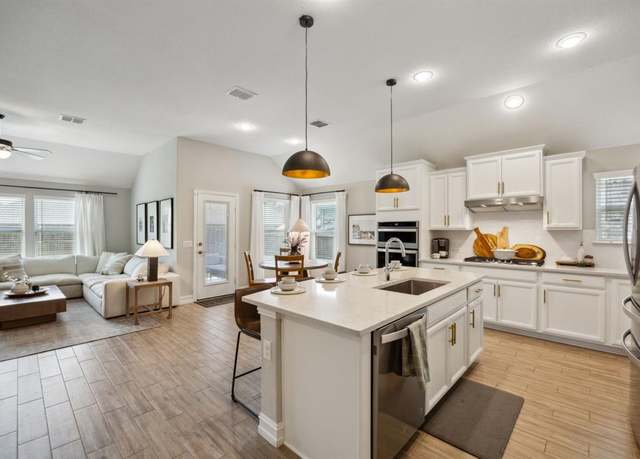 Property at 821 Crest Breeze Dr, Fort Worth, TX 76052, 4 beds, 2 baths