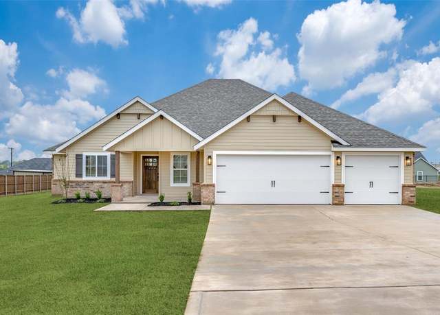 Property at 4203 Baccarat Ln, Sanger, TX 76266, 3 beds, 2 baths