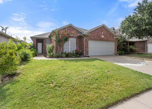 Property at 5924 Center Ridge Dr, Fort Worth, TX 76131, 3 beds, 2 baths