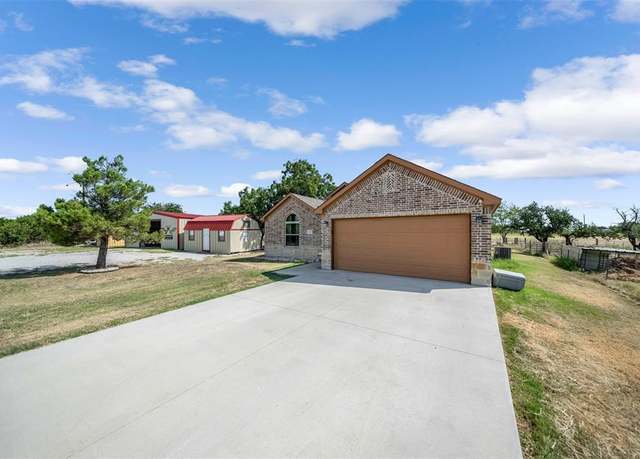 Property at 118 Crockett Rd, Weatherford, TX 76088, 3 beds, 2 baths