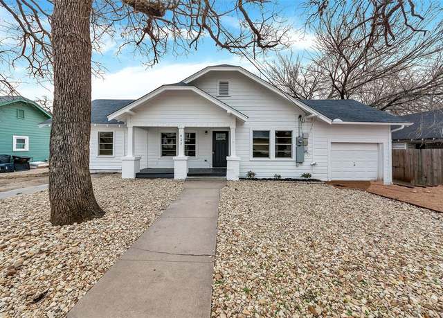 Property at 427 W Ball St, Weatherford, TX 76086, 3 beds, 2 baths