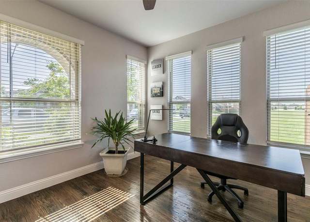 Property at 10212 Fox Manor Trl, Fort Worth, TX 76131, 4 beds, 2.5 baths