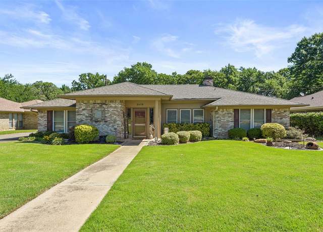 Property at 2816 N Creekwood Dr, Grapevine, TX 76051, 3 beds, 2.5 baths
