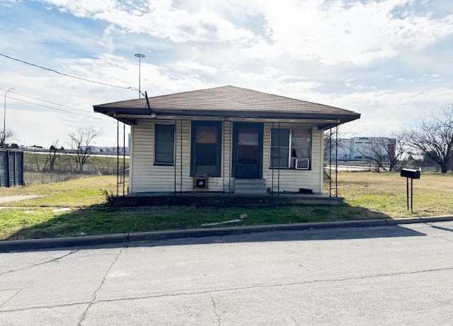 Property at 5414 Blackhawk, Dallas, TX 75212, 2 beds, 1 bath