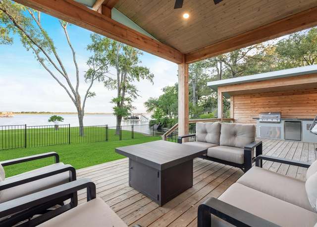 Property at 9 Southshore Cir, Star Harbor, TX 75148, 3 beds, 3 baths