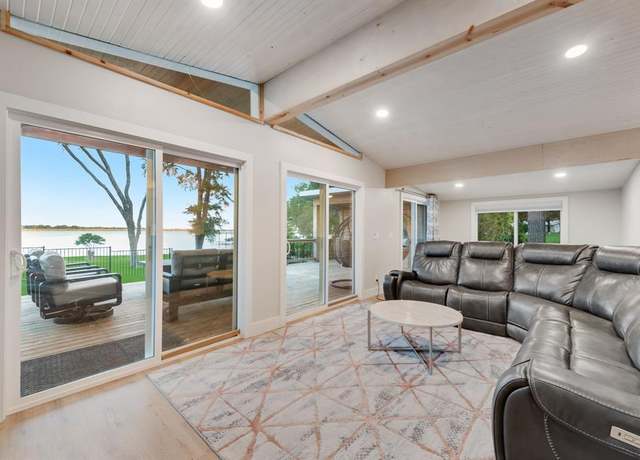 Property at 9 Southshore Cir, Star Harbor, TX 75148, 3 beds, 3 baths