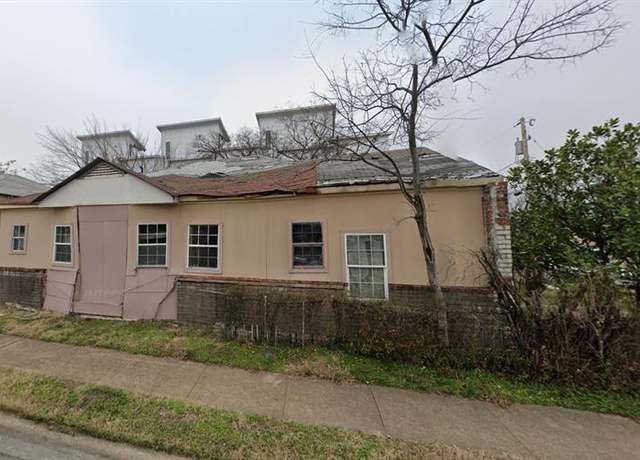 Property at 937 W 12th St, Dallas, TX 75208, 3 beds, 2 baths