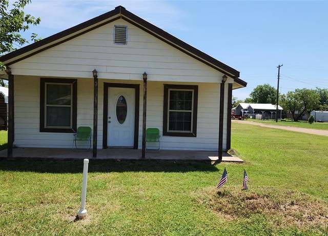 Property at 41 SW SW Ave G Ave #41, Hamlin, TX 79520, 2 beds, 1 bath