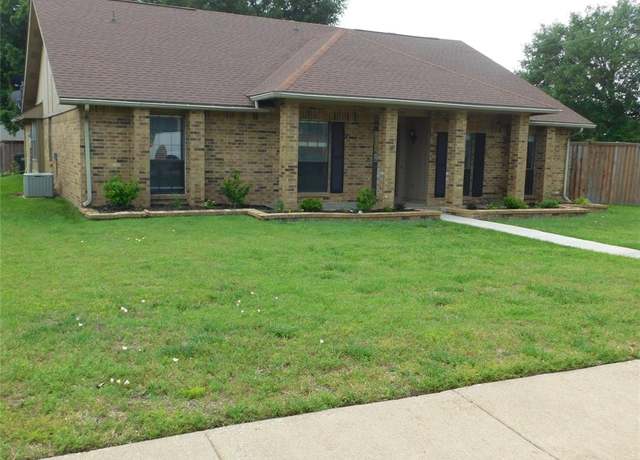 Property at 1352 Heidi Dr, Plano, TX 75025, 4 beds, 2 baths