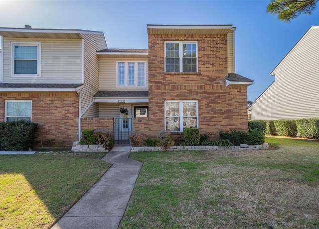 Property at 708 Creekwood Dr, Lewisville, TX 75067, 2 beds, 2.5 baths