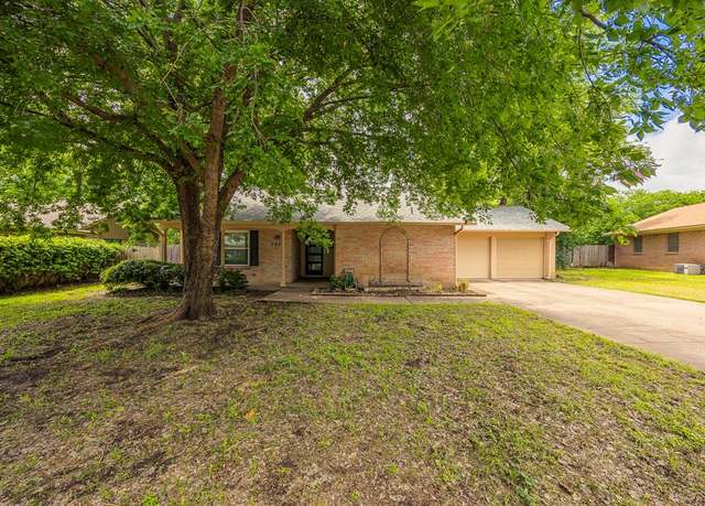 Property at 7428 Overhill Rd, Fort Worth, TX 76116, 3 beds, 2 baths
