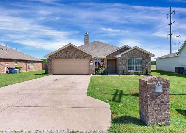 Property at 7304 Mistletoe Trl, Granbury, TX 76048, 3 beds, 2 baths