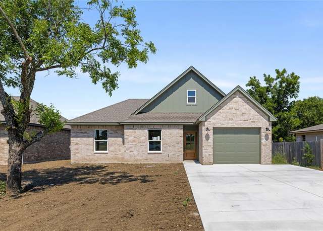 Property at 100 Arthur Ave, Mcgregor, TX 76657, 3 beds, 2 baths