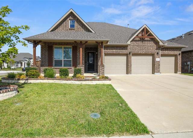 Property at 7203 Fallen Crest Ln, Arlington, TX 76001, 5 beds, 3 baths