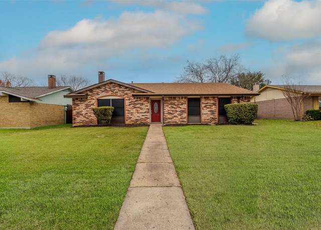 Property at 2219 Bowie Dr, Carrollton, TX 75006, 3 beds, 2 baths