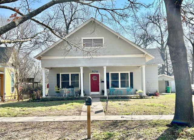 Property at 620 S Lindsay St, Gainesville, TX 76240, 2 beds, 2 baths