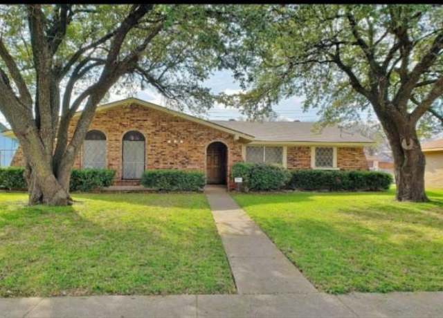 Property at 2752 Meadow Isle Ln, Dallas, TX 75237, 3 beds, 2 baths