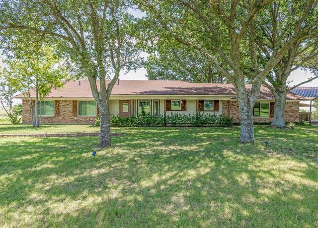 Property at 4413 Wakefield Rd, Justin, TX 76247, 3 beds, 3 baths