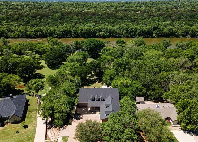 Property at 9126 Bontura Rd, Granbury, TX 76049, 4 beds, 3.5 baths