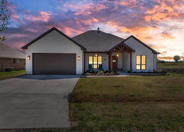 Property at 22113 Greenbriar Dr, Whitney, TX 76692, 4 beds, 3.5 baths