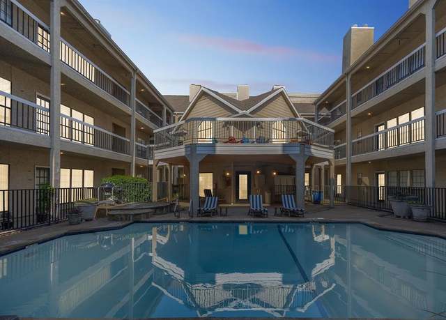 Property at 4800 W Lovers Ln #113, Dallas, TX 75209, 2 beds, 2 baths