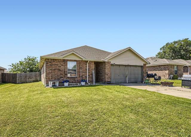 Property at 1806 Willowbrook Dr, Terrell, TX 75160, 3 beds, 2 baths