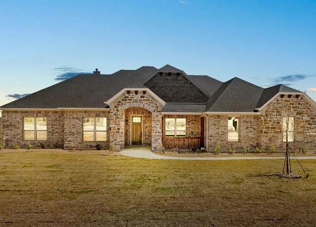 Property at 411 Solo Ridge Dr, Waxahachie, TX 75167, 4 beds, 2.5 baths