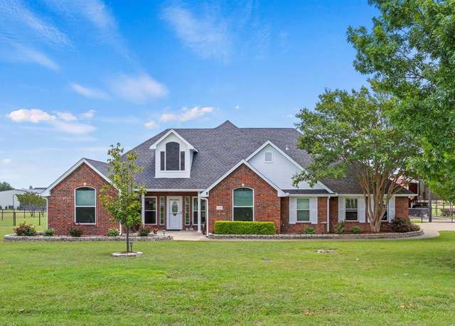 Property at 1329 E Highland Rd, Waxahachie, TX 75167, 3 beds, 2 baths