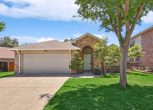 Property at 5424 Elk Ridge Dr, Watauga, TX 76137, 3 beds, 2 baths