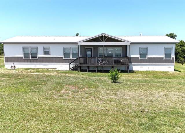 Property at 105 CR 4025 Rd, Lott, TX 76656, 4 beds, 2 baths