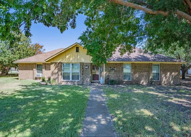 Property at 101 Stones Ct, Waxahachie, TX 75165, 3 beds, 2 baths